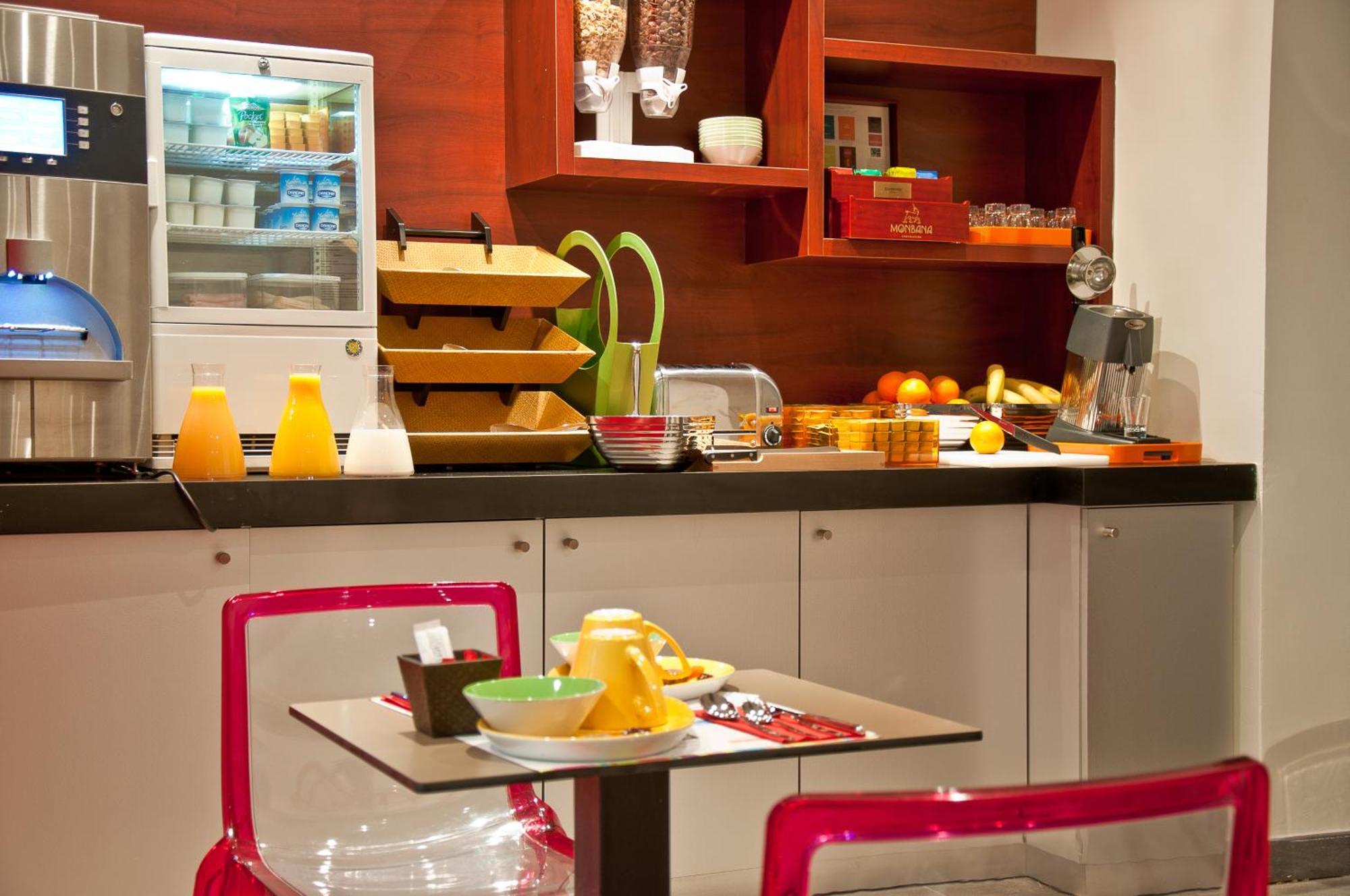 Ibis Styles Paris Pigalle Montmartre Esterno foto