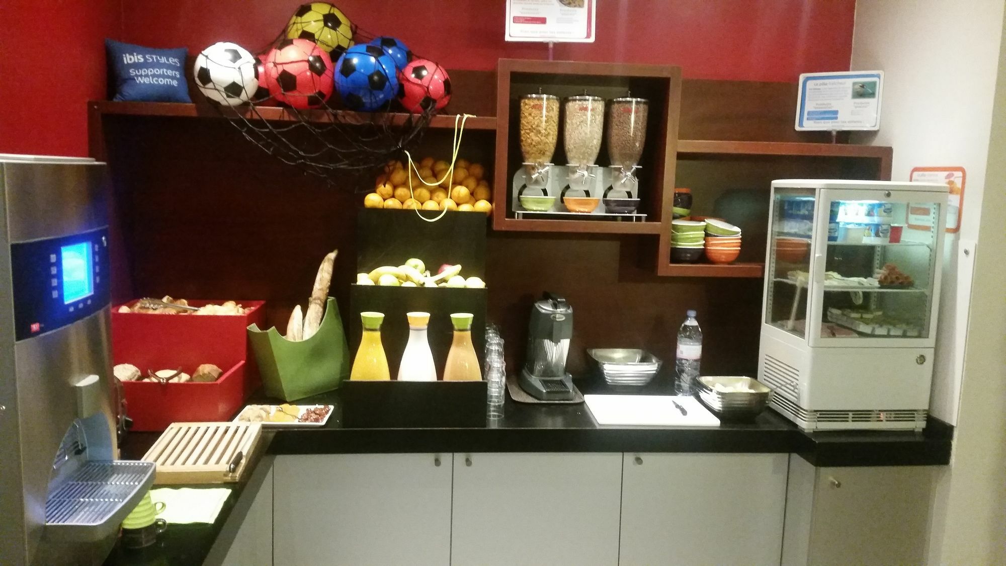 Ibis Styles Paris Pigalle Montmartre Esterno foto